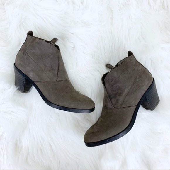 Eileen Fisher Murphy Grey Stacked Heel Ankle Boot - Picture 2 of 7